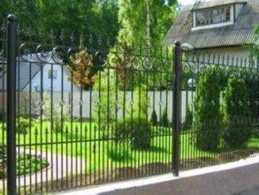 Кованые заборы на ленточном фундаменте 80 метров фото в Цюрюпе